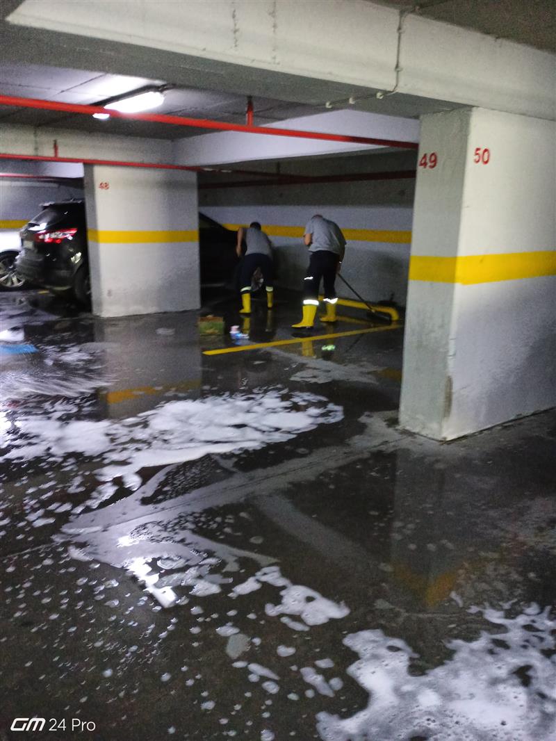 Otoparklar� Y�k�yor Ve Dezenfekte Ediyoruz.
