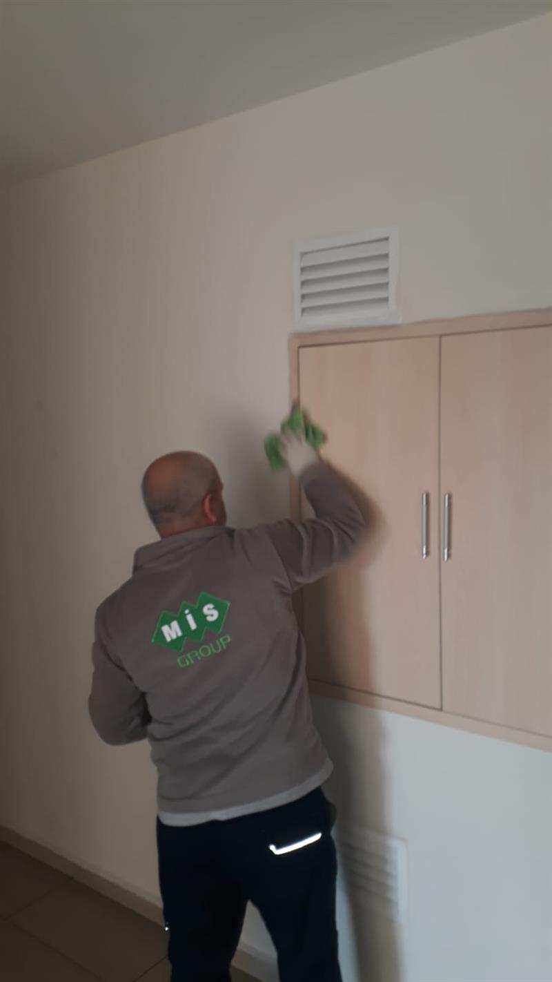 Bloklar�n Otoparklar�n� Rutin Olarak Y�k�yor Ve Dezenfekte Ediyoruz.Y�netim