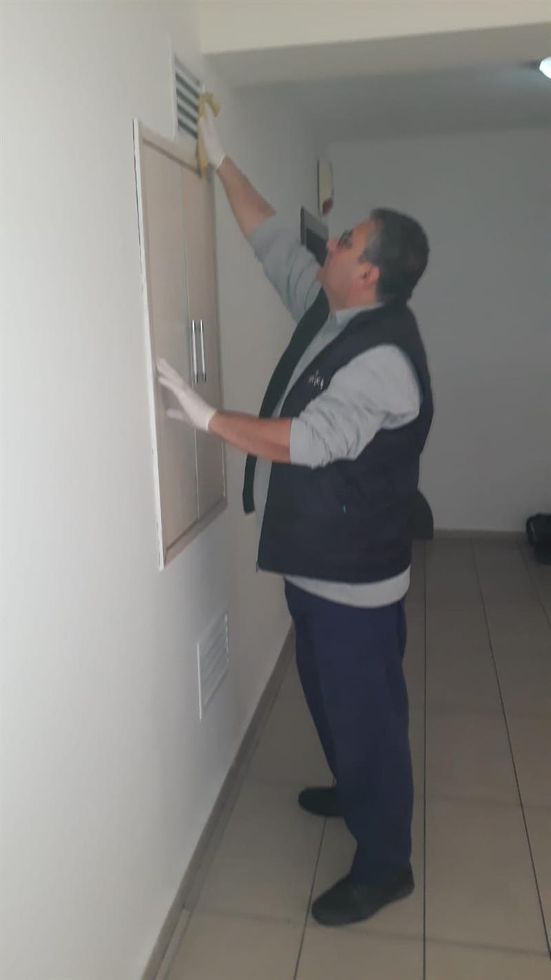 Bloklar�n Otoparklar�n� Rutin Olarak Y�k�yor Ve Dezenfekte Ediyoruz.Y�netim