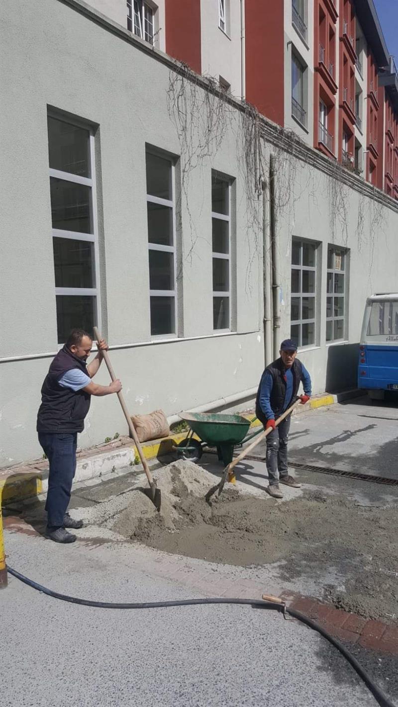 K�� Sonras� Sitemizin Bozulan Yollar�n�n Tamirine Ba�lad�k.